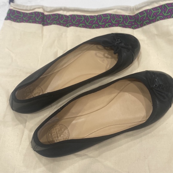 Tory Burch Chelsea Black Leather Cap Toe Bow Ballet Flats Size 7 1/3 - Picture 2 of 4